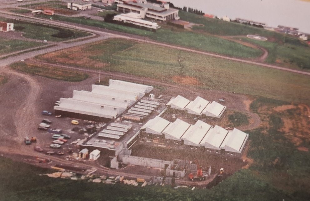 Skólabyggingar VMA árið 1990, fyrir röskum þremur áratugum. Eitt og annað hefur tekið breytingum á s…